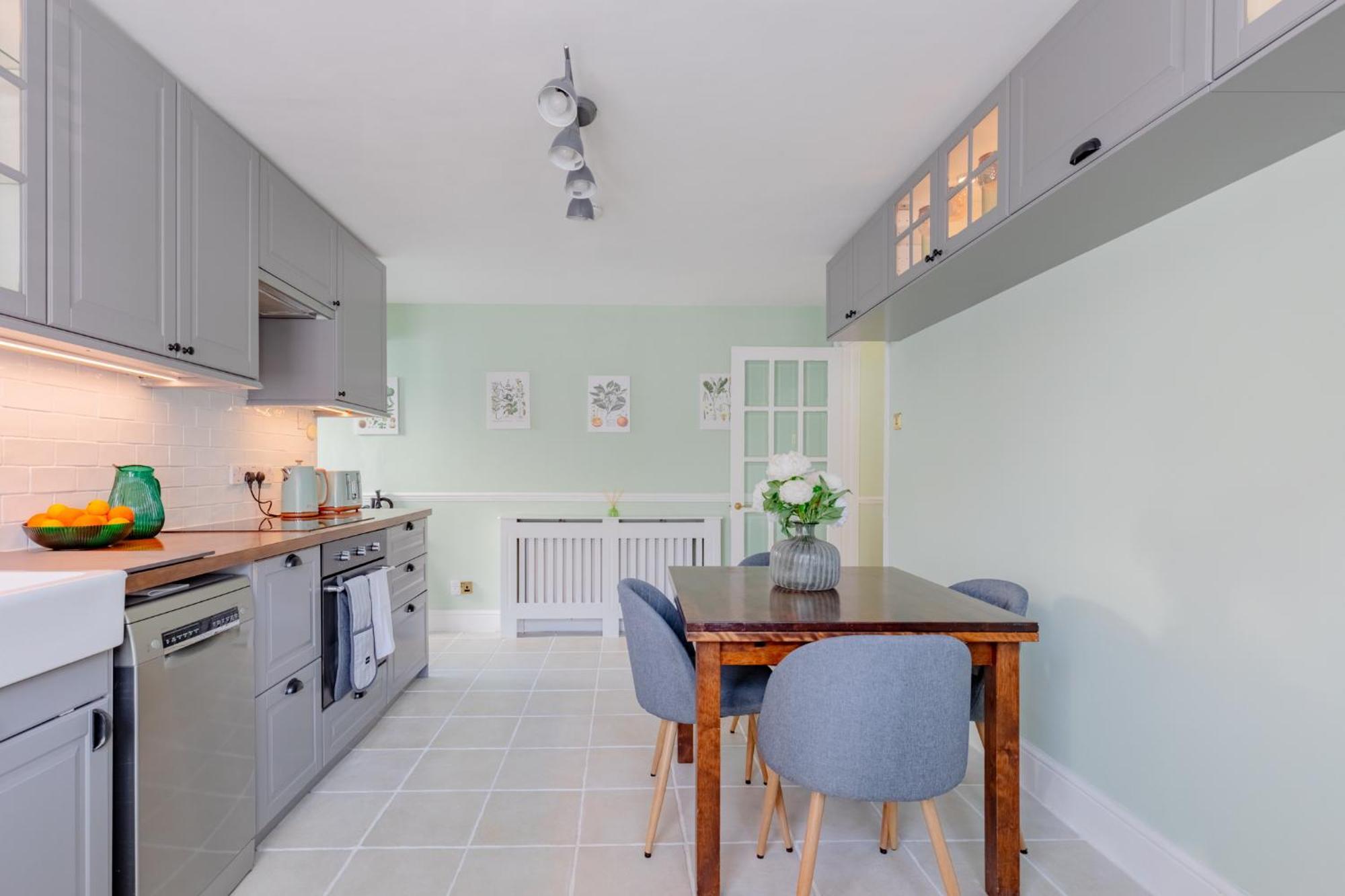 Idyllic 2bd Retreat By The River Thames Fulham Appartement